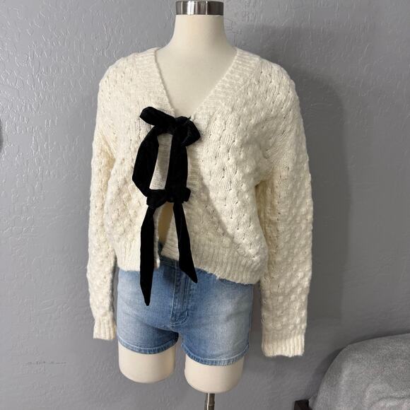 ASTR The Label Contrasting Bow Tie Textured Cardigan, Off White, M - Picture 1 of 5